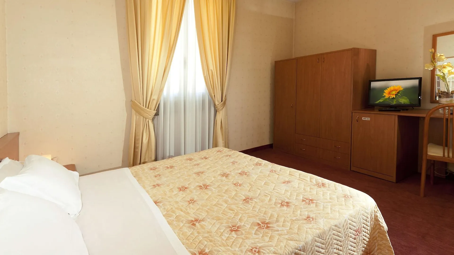 ***  Hotel Donatello Bolonha Itália