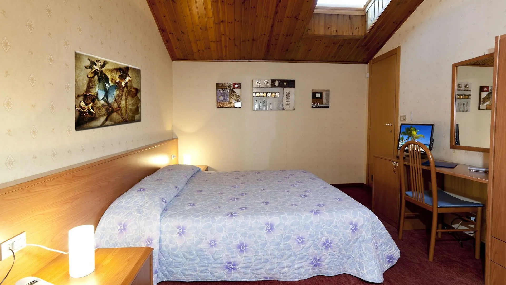 Hotel Donatello Bolonia