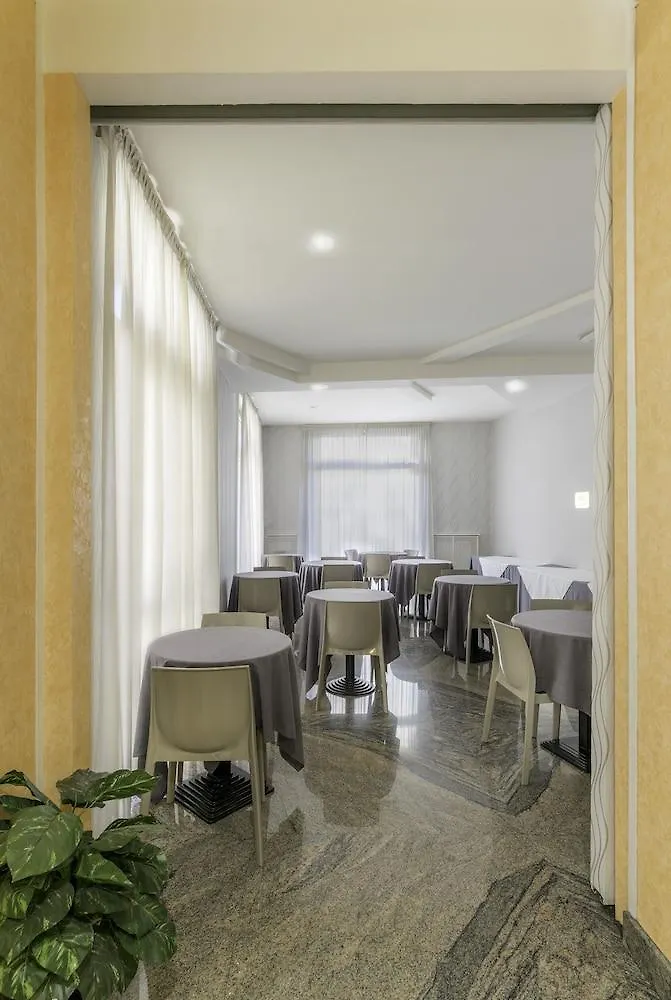 Hotel Donatello Bolonia 3*,