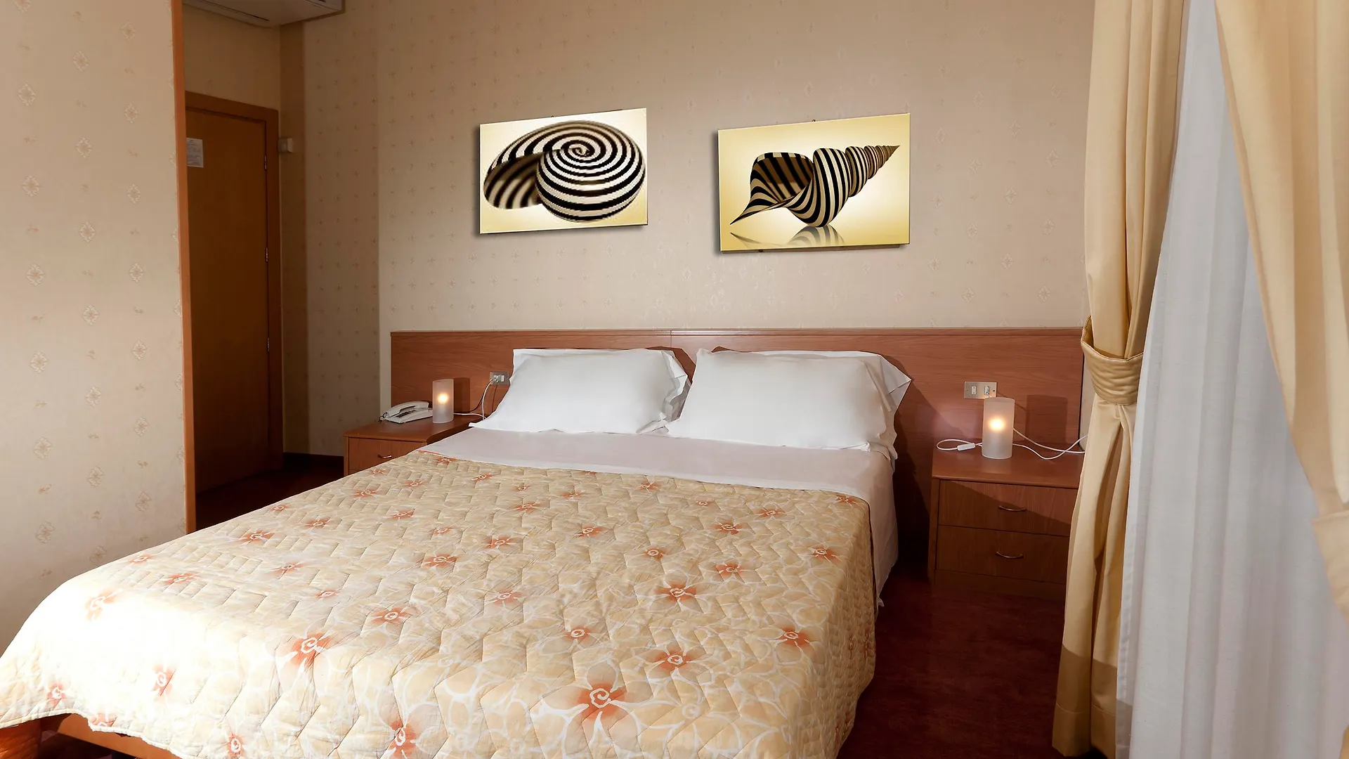 Hotel Donatello Bolonia 3*,  Włochy