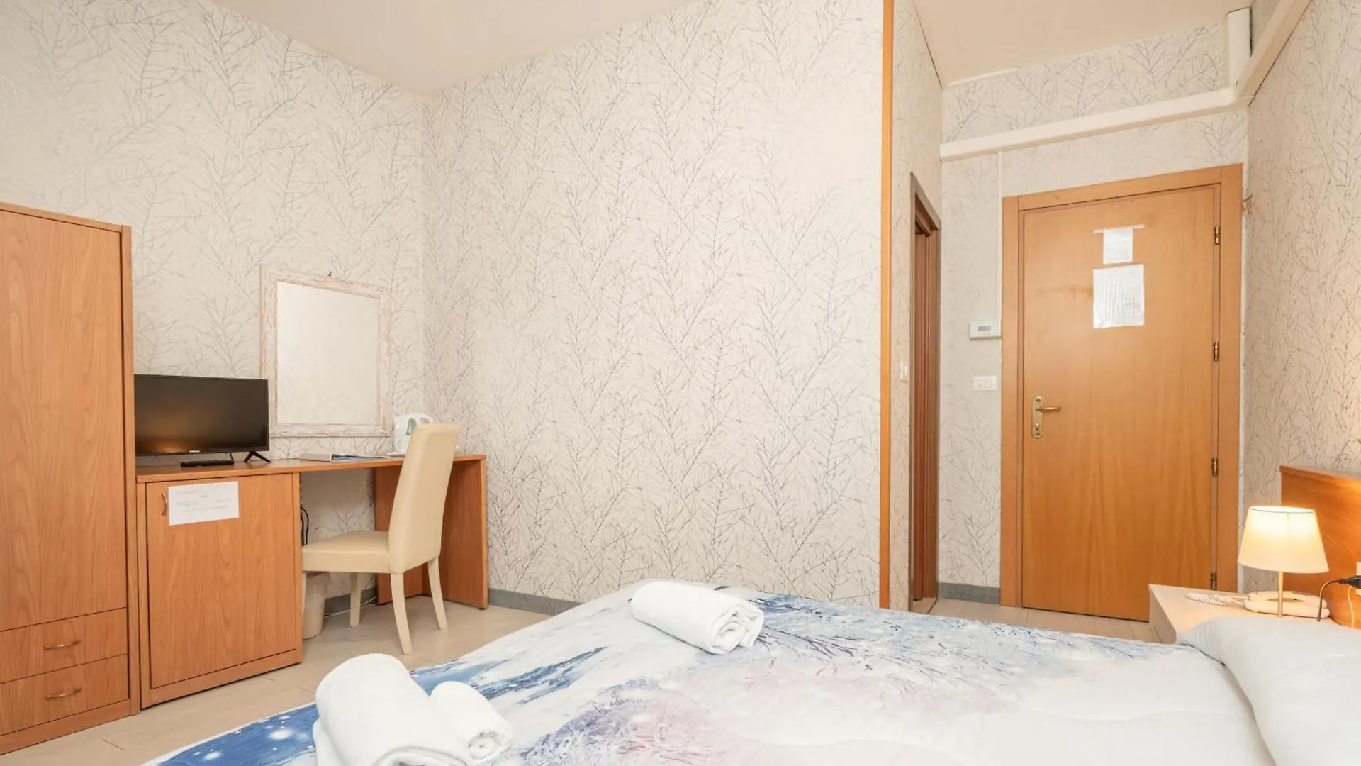 Hotel Donatello Bolonia 3*,