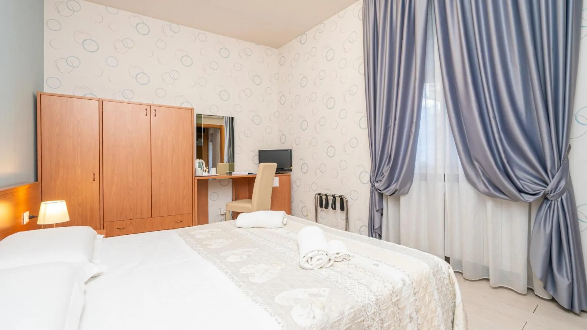 Hotel Donatello Bolonia