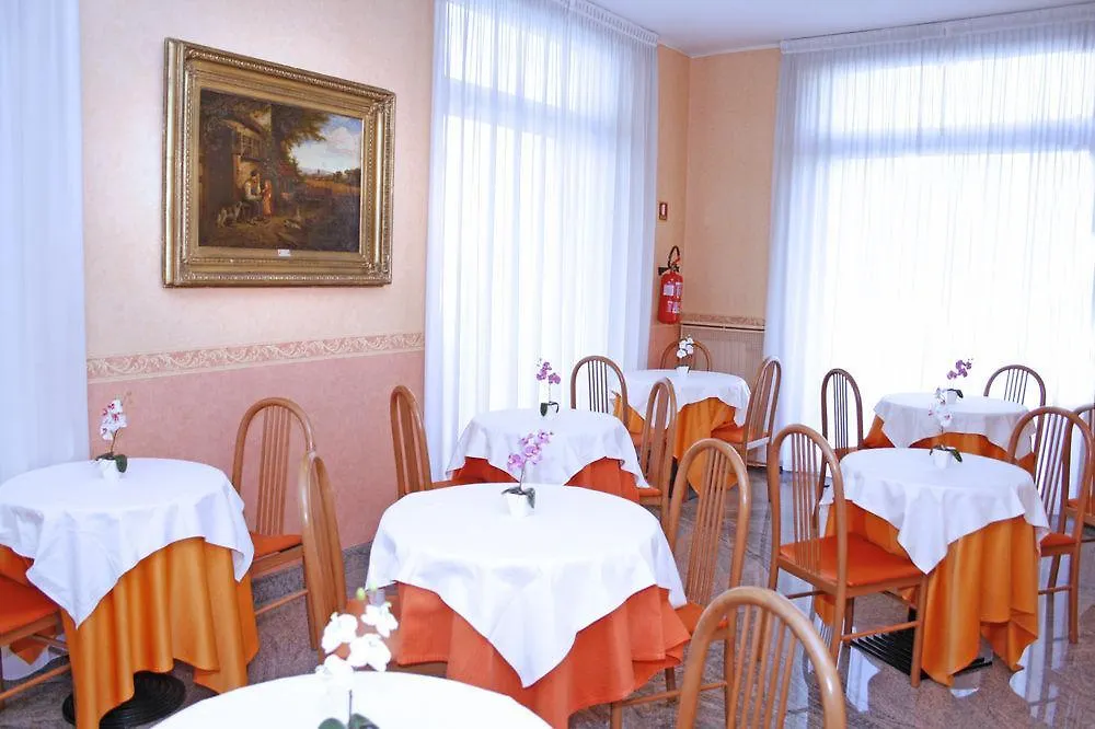 Hotel Donatello Bolonia