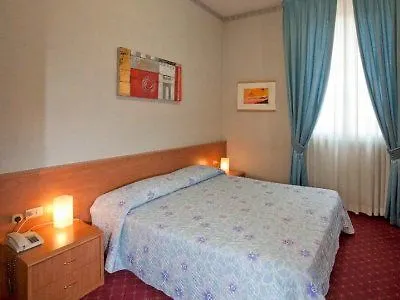 Hotel Donatello Bolonia 3*,  Włochy