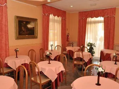Hotel Donatello Bolonia